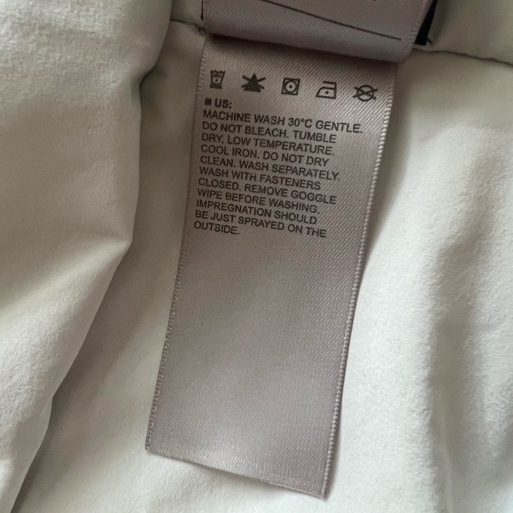 Kjus Laina Ski Jacket Size 40 - Picture 11 of 11